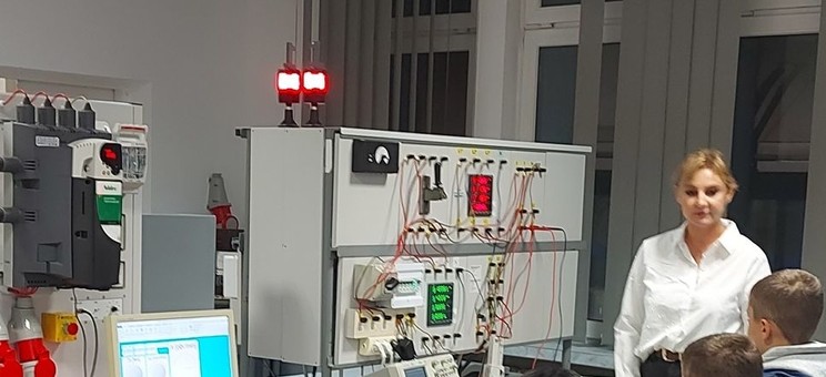 Laboratorium napędów elektrycznych i hybrydowych